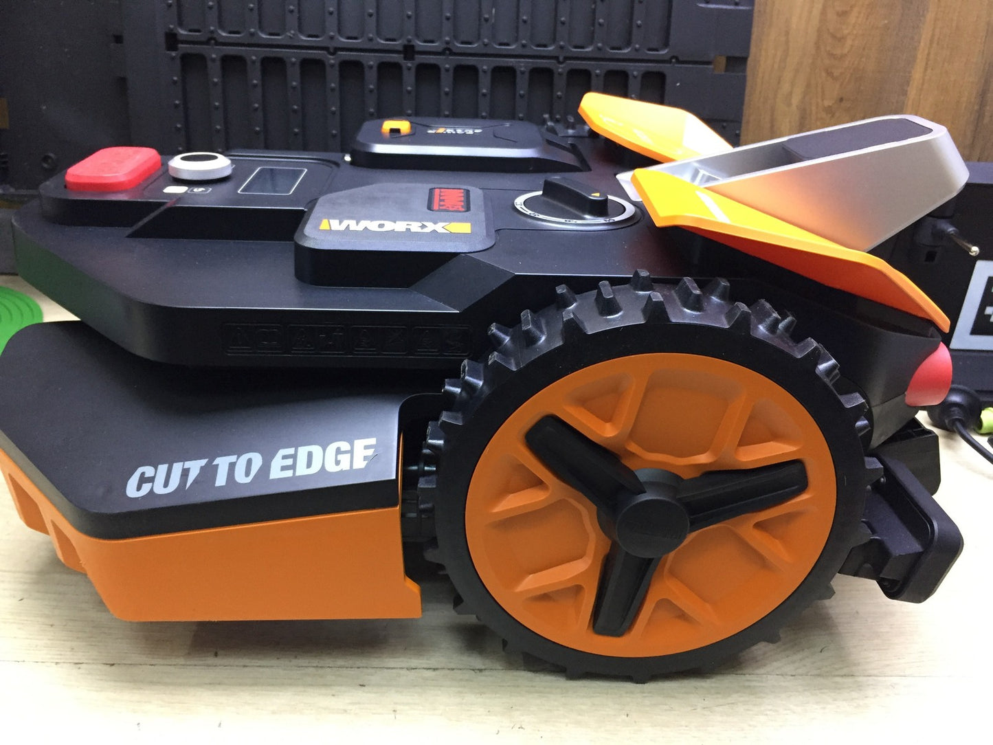 WORX Landroid Vision M800 Mähroboter WR208E.1 für Gärten bis 800m², I33644