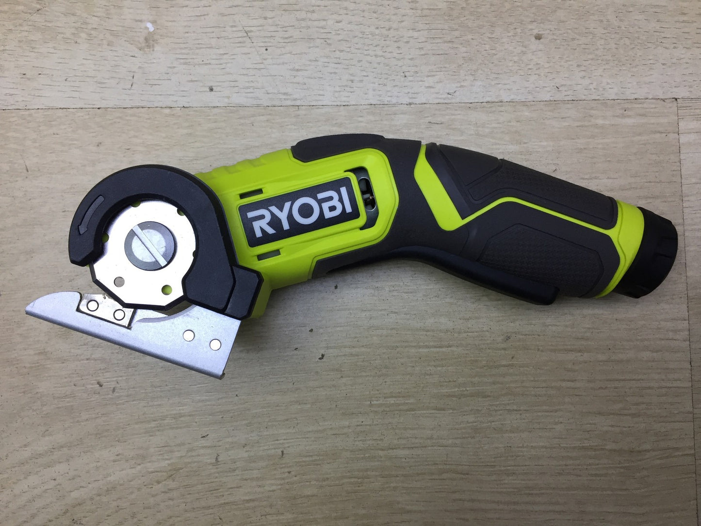 RYOBI Akku-Universalschere RCT4, inkl. 1 x 4V 2,0 Ah Akku, I34160
