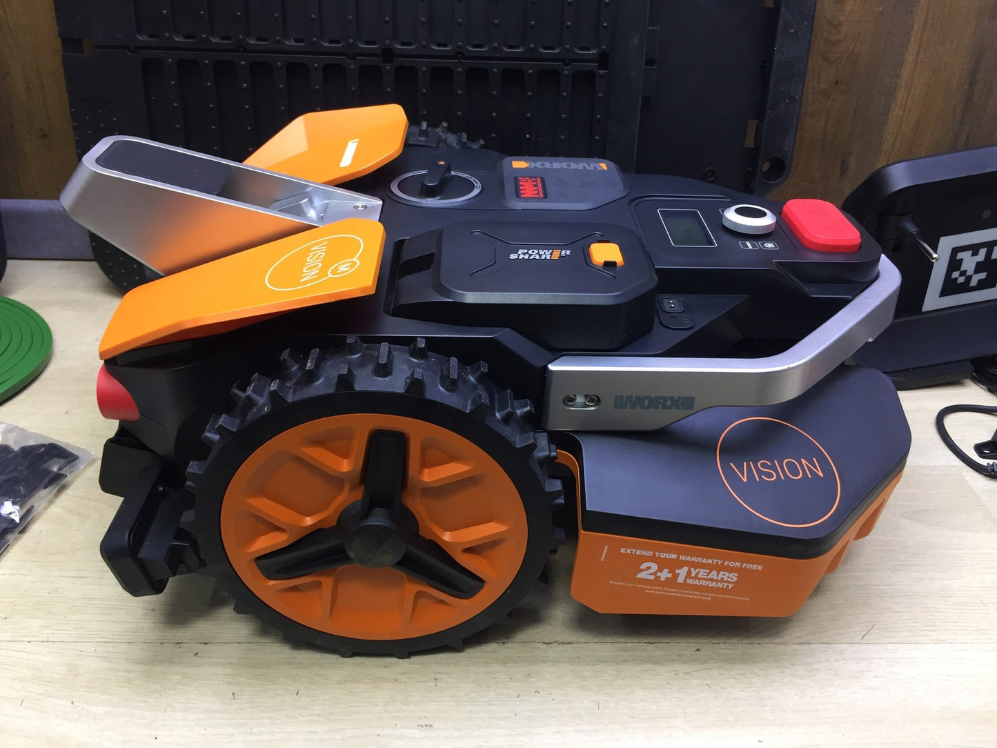 WORX Landroid Vision M800 Mähroboter WR208E.1 für Gärten bis 800m², I33580