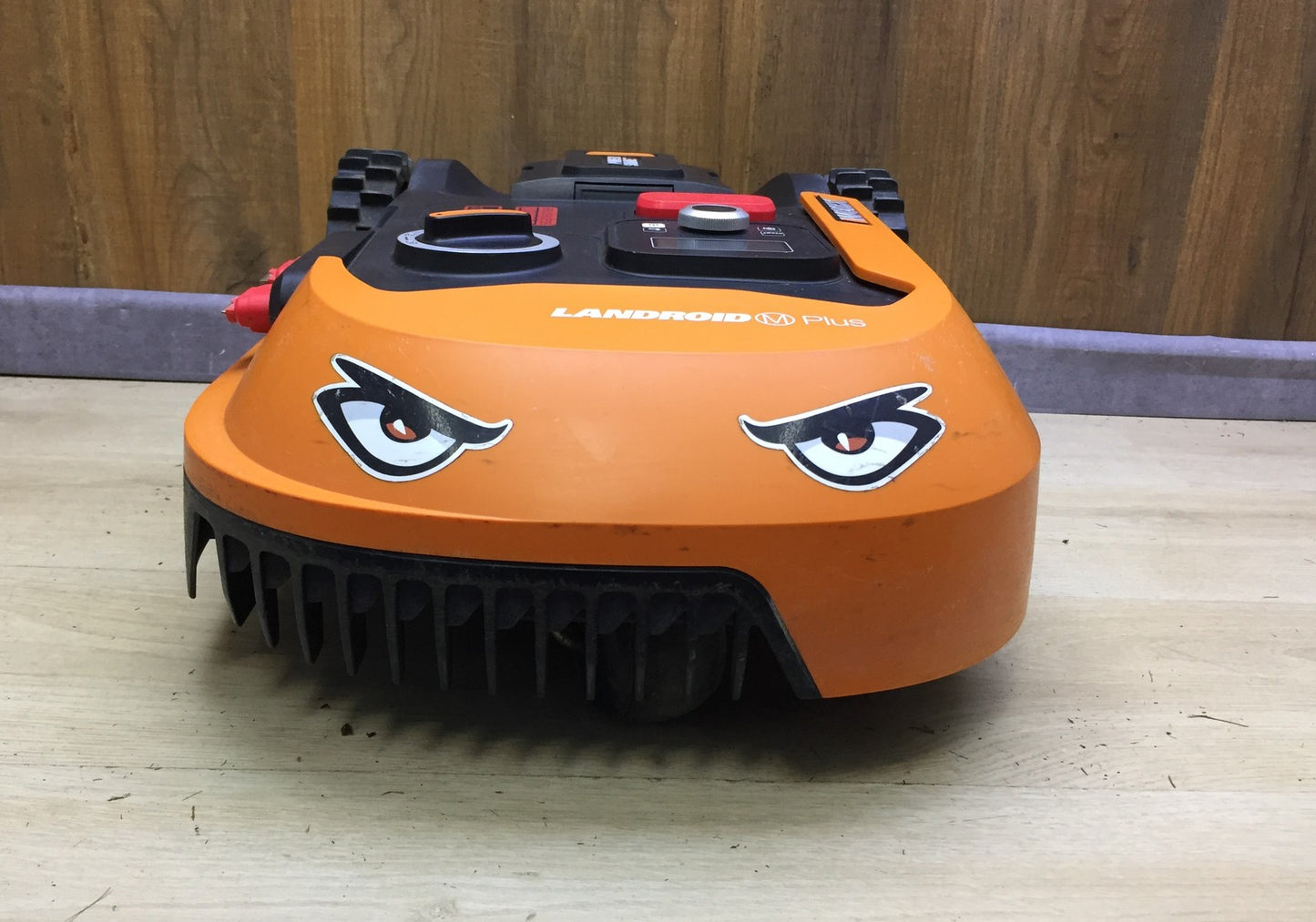 WORX Landroid M500 PLUS WR165E Robotic Lawnmower for up to 500 sqm with Wi-Fi, Bluetooth, I33173