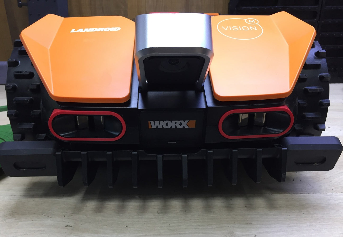WORX Landroid Vision M800 robotic lawnmower WR208E.1 for gardens up to 800m², I33358