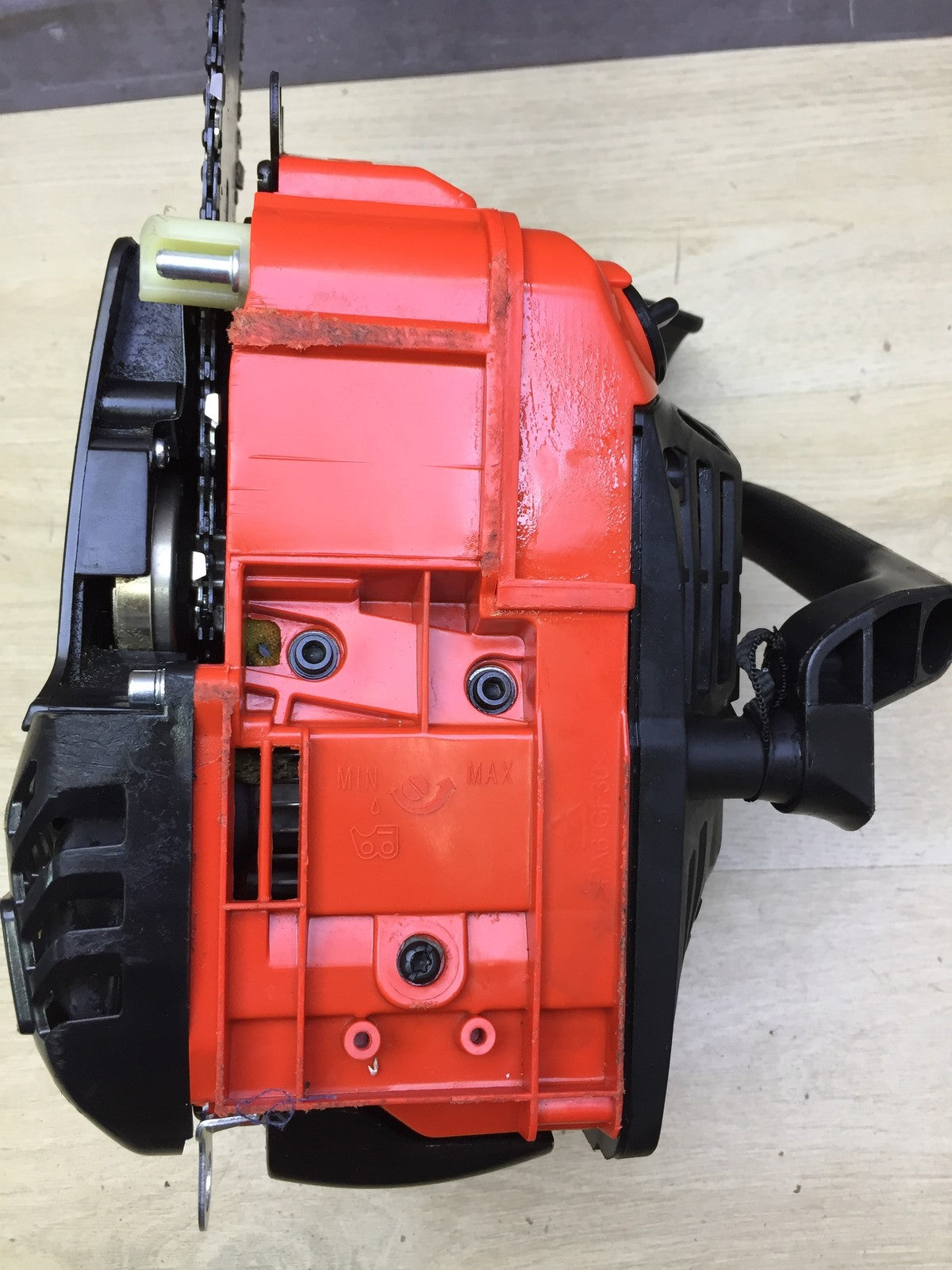 Scheppach PCS26 Benzin-Kettensäge (5910126903), 20cm Schnittdurchmesser, I33565