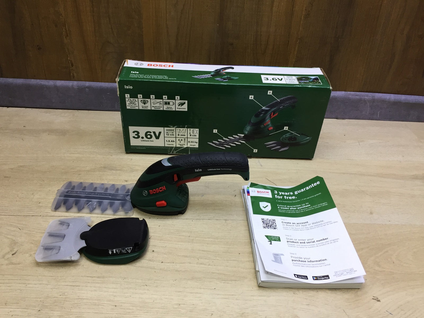 Bosch Isio cordless shrub and grass shears (3.6 volts, blade length 12 cm), I33169