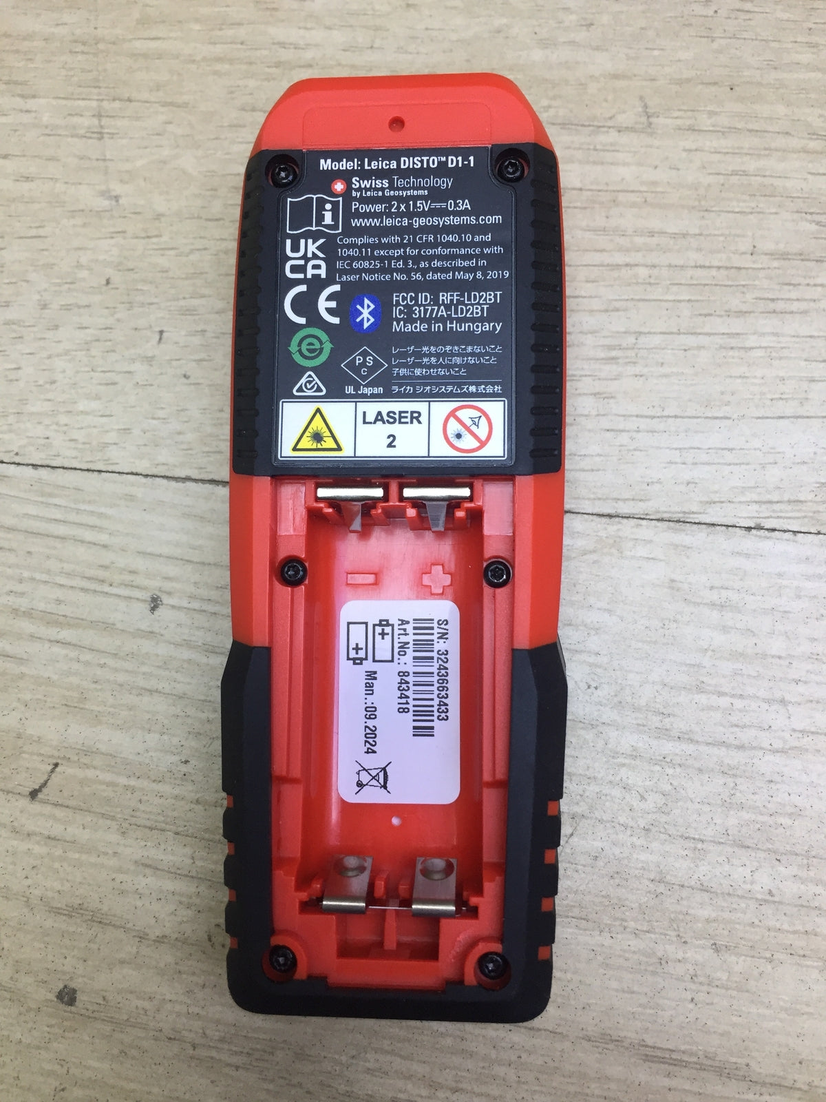 Leica DISTO D1 laser distance meter with Bluetooth for apps, I31804