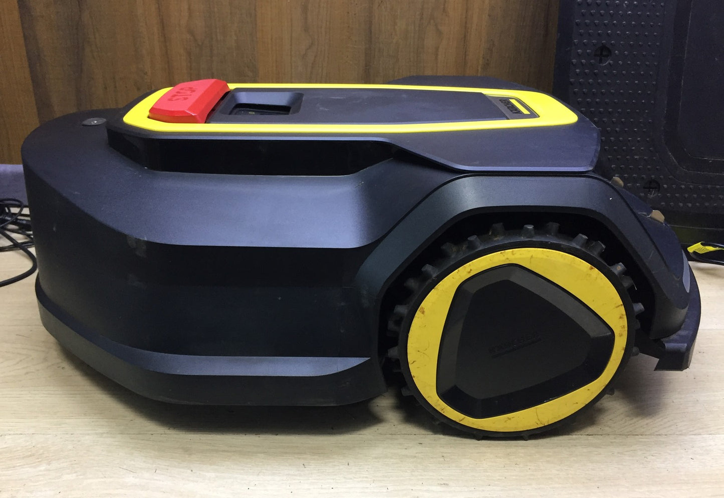Kärcher RCX 6 robotic lawnmower, performance up to 3,000 m², all-wheel drive, GPS RTK I33408