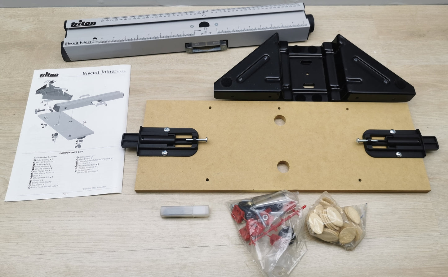 Triton 330025 Lamellenfrässtation für 1/2 - 1/4 Zoll Oberfräsen V04895