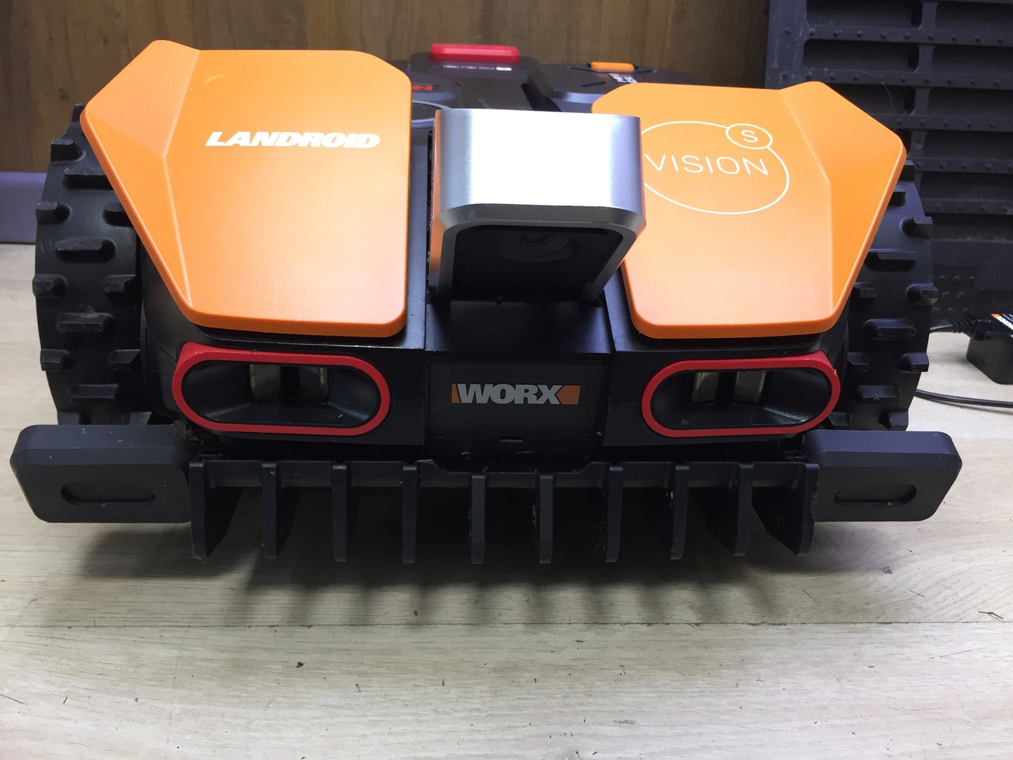 WORX Landroid Vision S250 robotic lawnmower WR202E, for gardens up to 250m², I33207