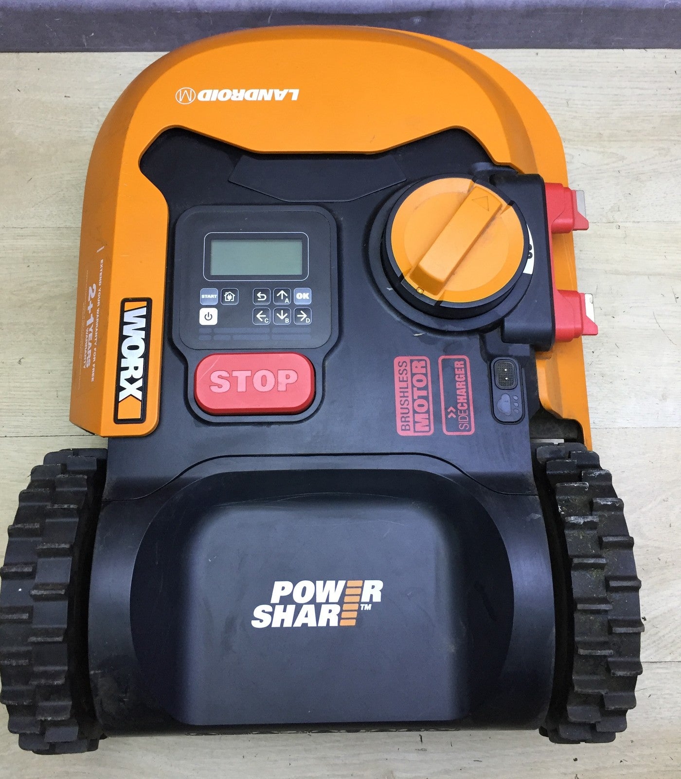 WORX Landroid M700 WR142E robotic lawnmower for gardens up to 700 sqm, I33263