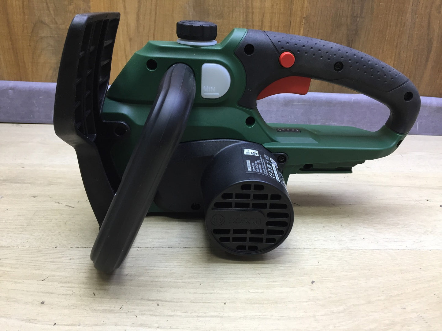Bosch UniversalChain 18 cordless chainsaw, 2.5Ah battery, 18V, I33118