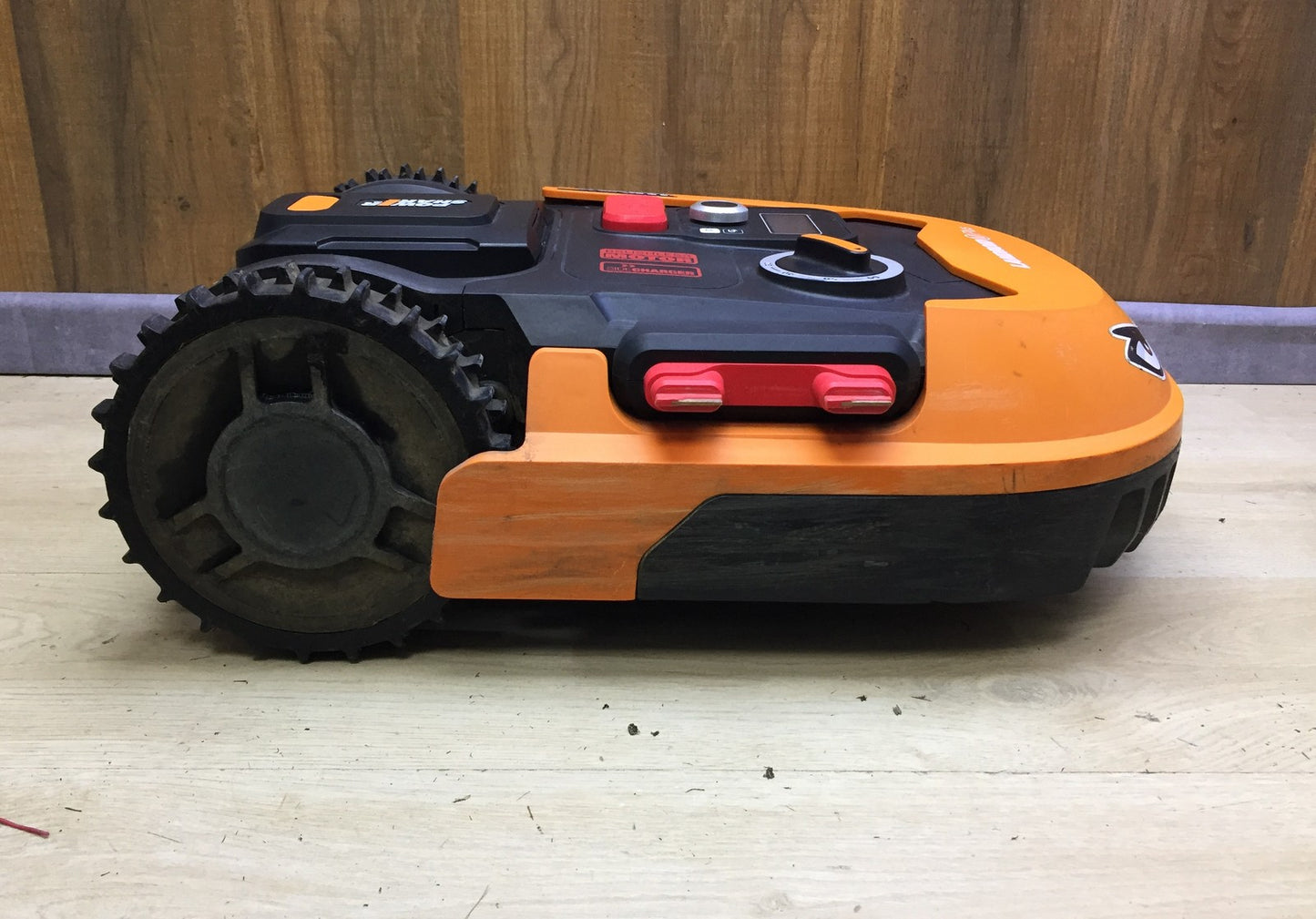 WORX Landroid M500 PLUS WR165E Robotic Lawnmower for up to 500 sqm with Wi-Fi, Bluetooth, I33173