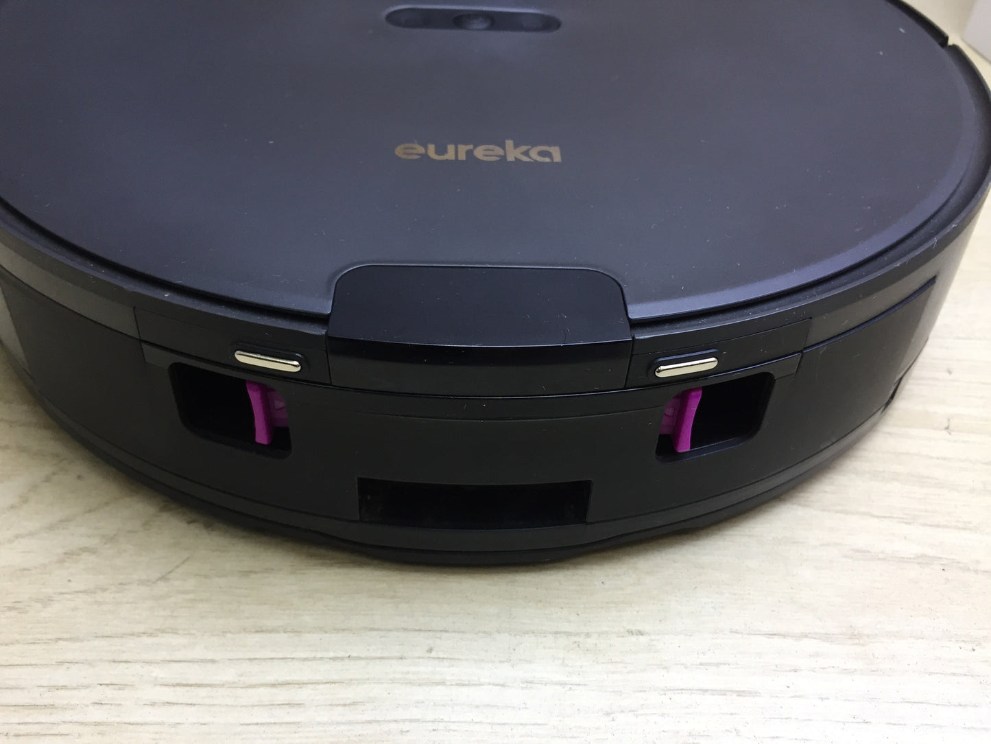 EUREKA NER E10s vacuum/mop robot with bagless vacuum station, I29614