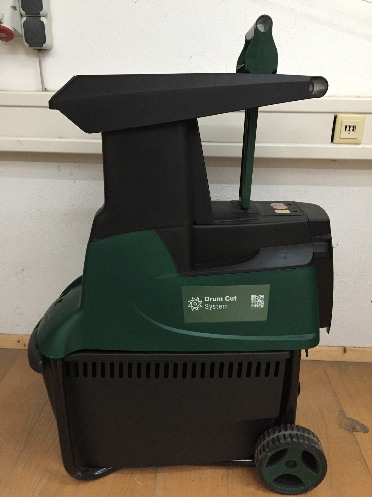Bosch quiet shredder AXT 22 D, 2,200 W, 53L, I33232
