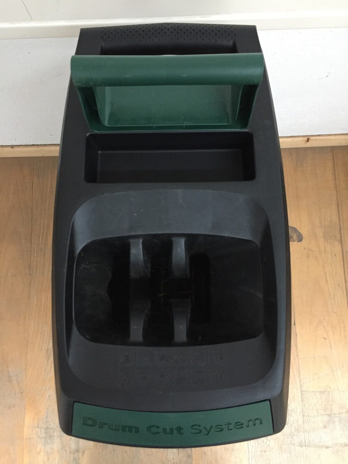 Bosch quiet shredder AXT 22 D, 2,200 W, 53L, I33232