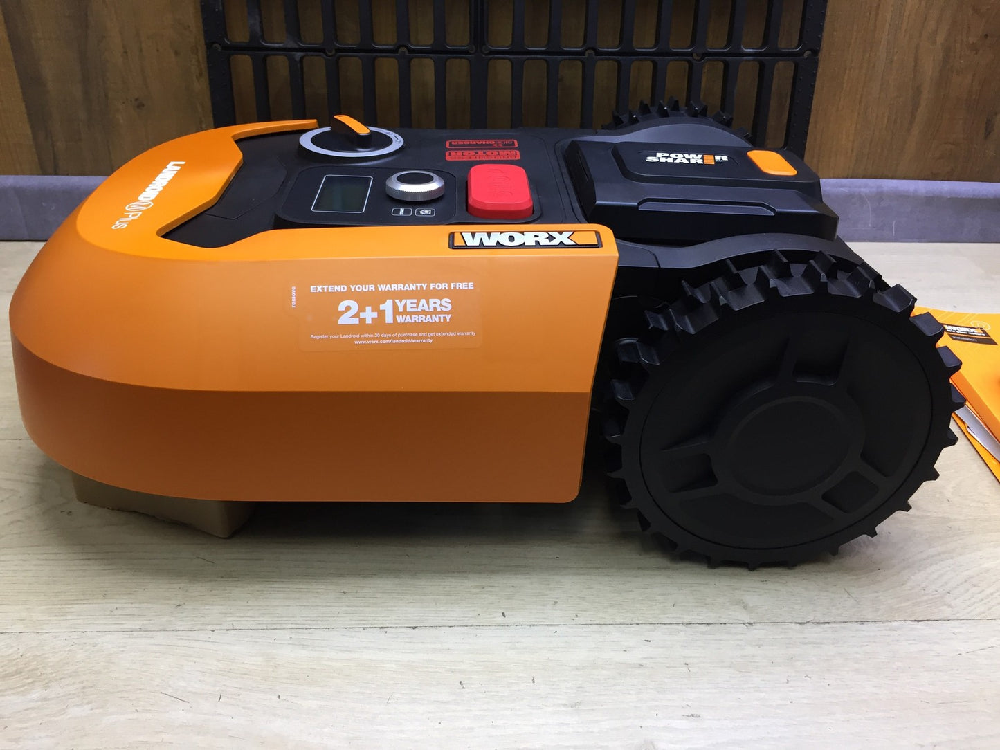 WORX Landroid M700 PLUS WR167E robotic lawnmower for gardens up to 700 sqm, I33518