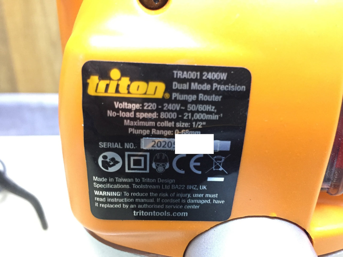 Triton TRA001 Dual-Action Precision Router 2400 W, I33547