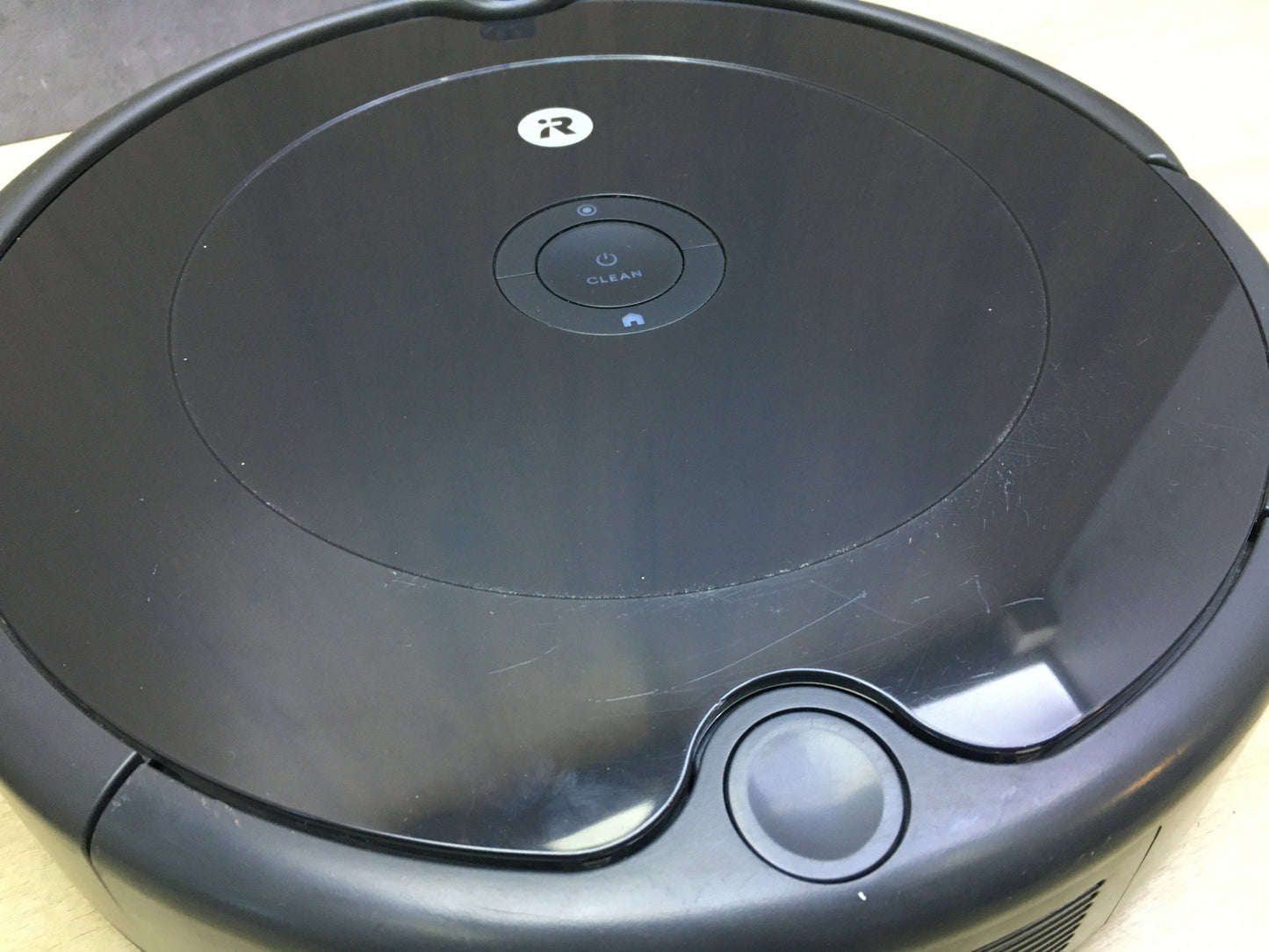 iRobot Roomba 692 App-Controlled Robot Vacuum, I31116