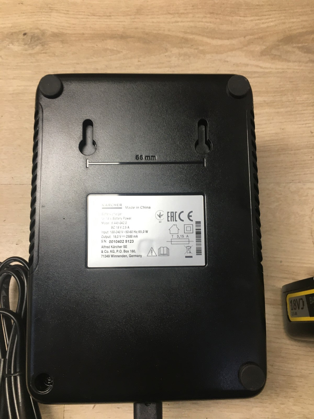Kärcher Starter Kit 18 V / 2,5 Ah, Akku mit Schnellladegerät, I41052
