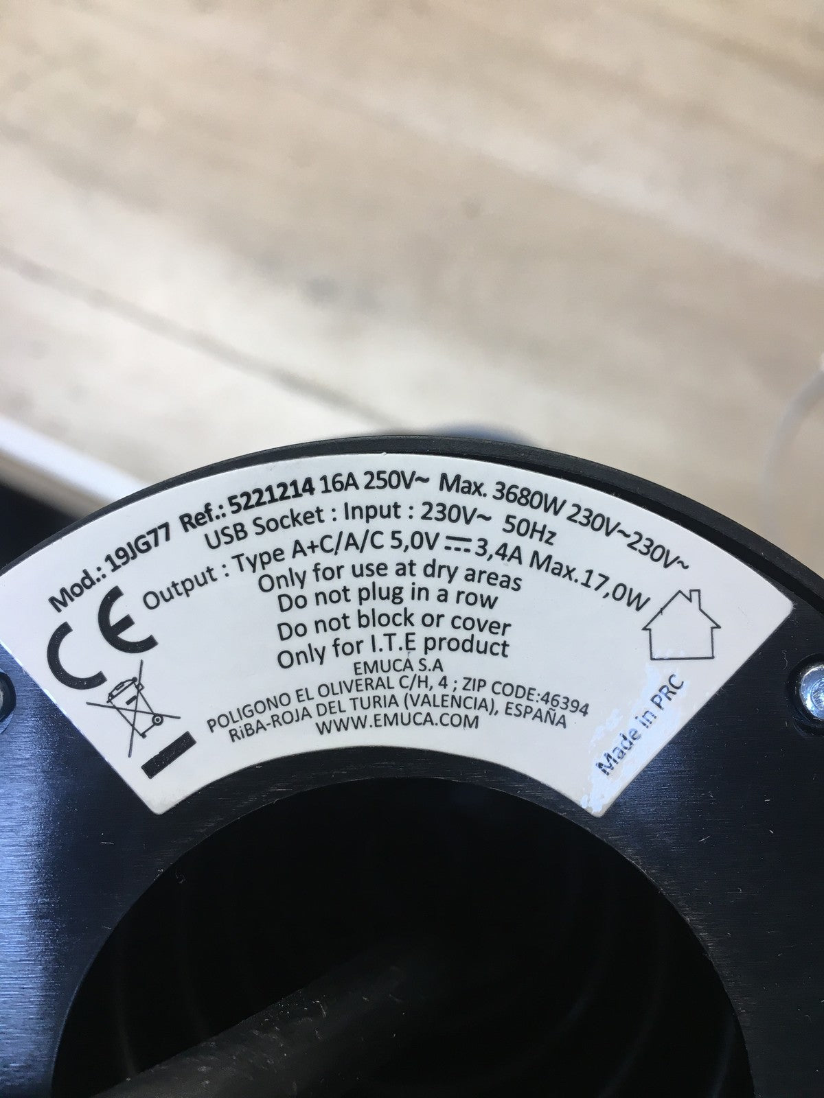 Emuca 5221214 Vertikal Push abnehmbare Mehrfachsteckdose, 100mm, I38252