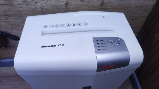 HSM shredstar X10 Aktenvernichter 1045.111, Partikelschnitt 4,5x30 mm, I36740