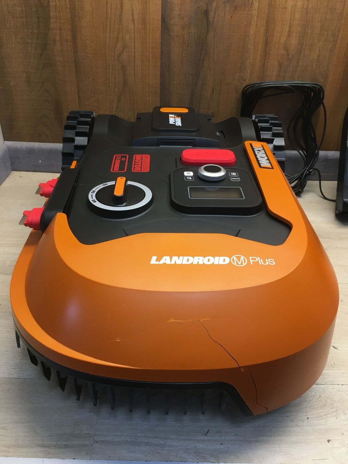 WORX Landroid M700 PLUS WR167E Mähroboter für Gärten bis 700 qm, I39307