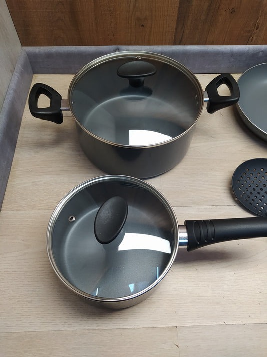 bella Kochgeschirr-Set, 10-teilige Töpfe und Pfannen mit Utensilien, I36220