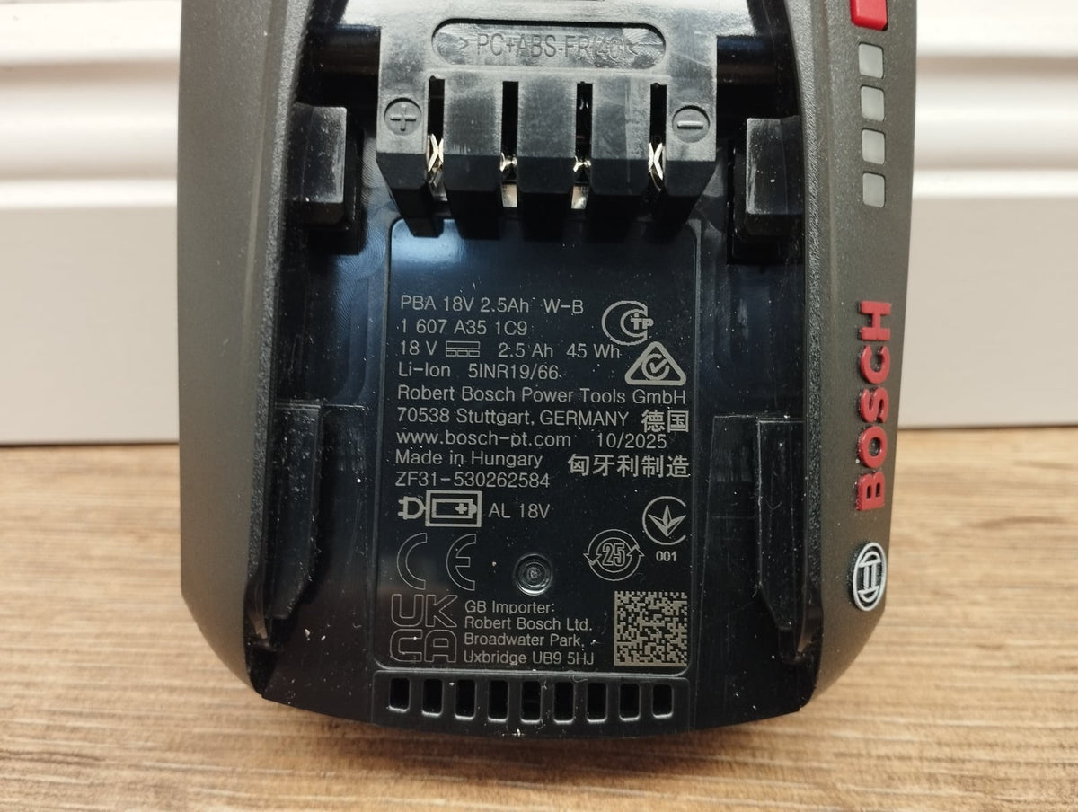 Bosch UniversalCut 18V-65 Akku-NanoBlade-Säge 3 603 CD5 200 Freihandsäge grün