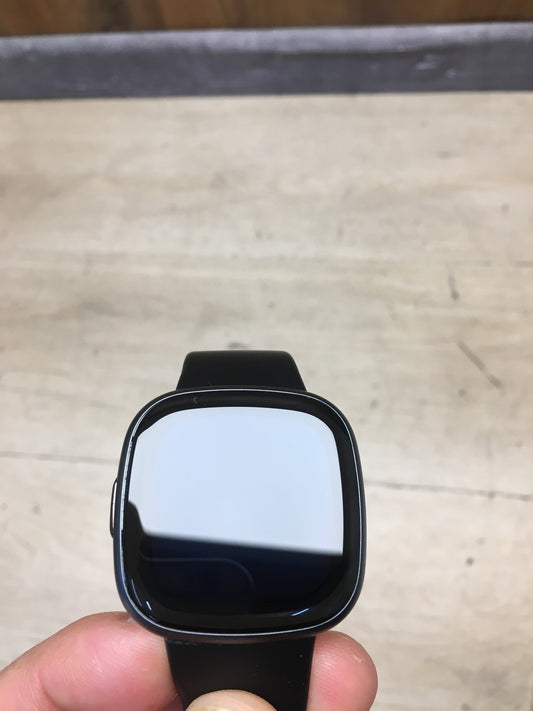 Fitbit Versa 4 Smartwatch mit Sportarmband, I39219