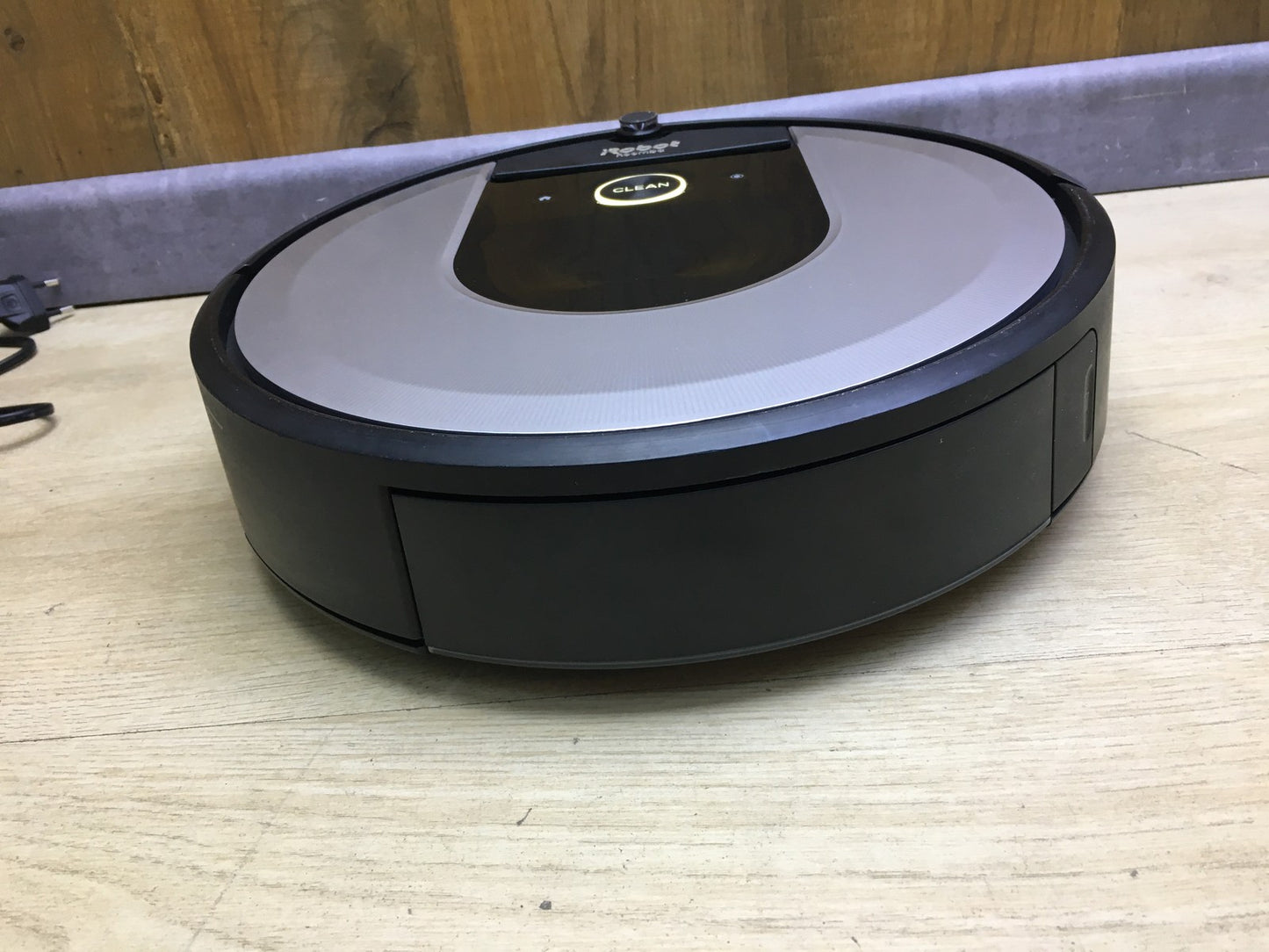 iRobot Roomba i7 (i7156) App-Controlled Robot Vacuum, I31117