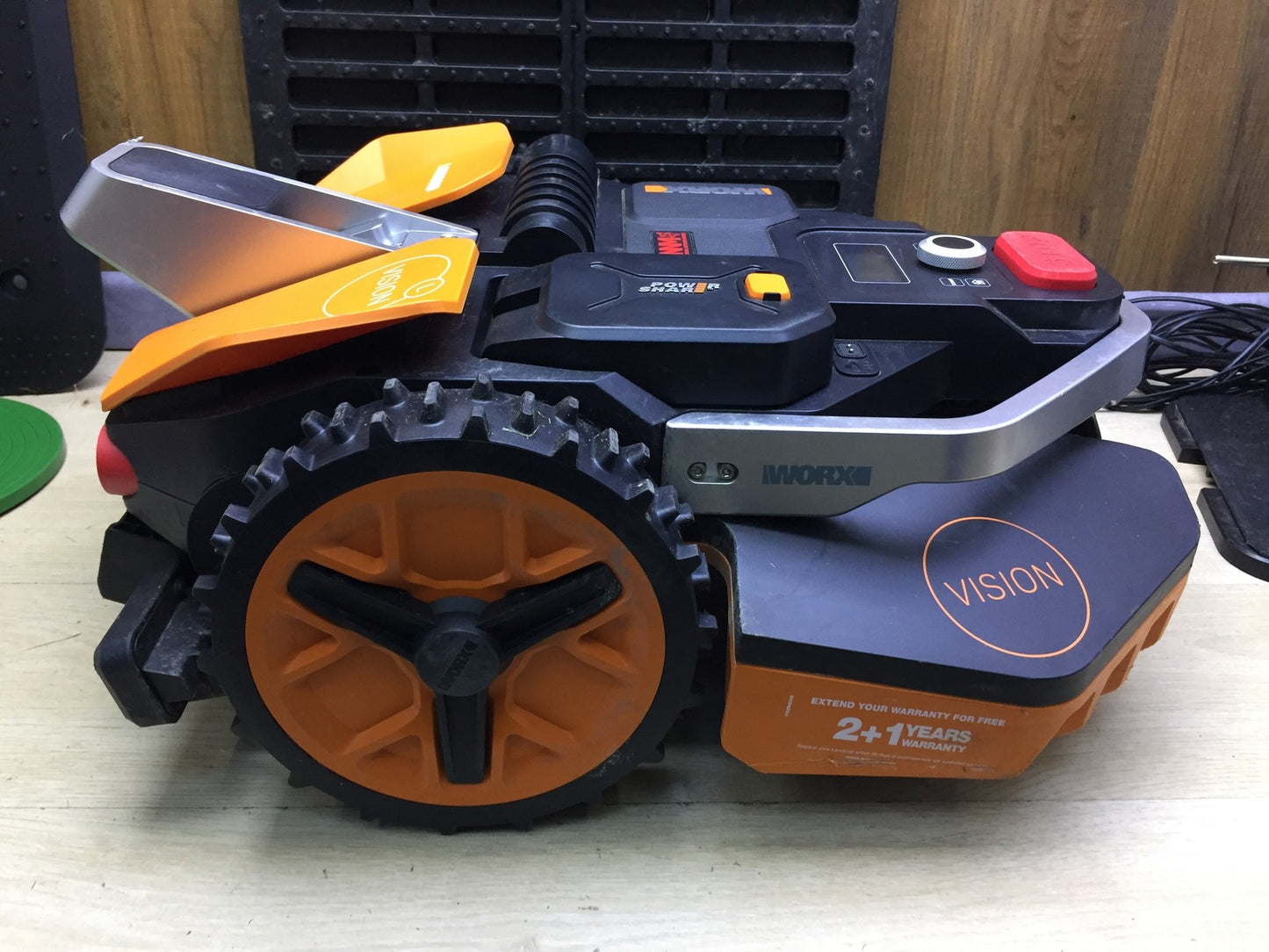 WORX Landroid Vision L1300 Mähroboter WR213E.1 für Gärten bis 1300m² I33546