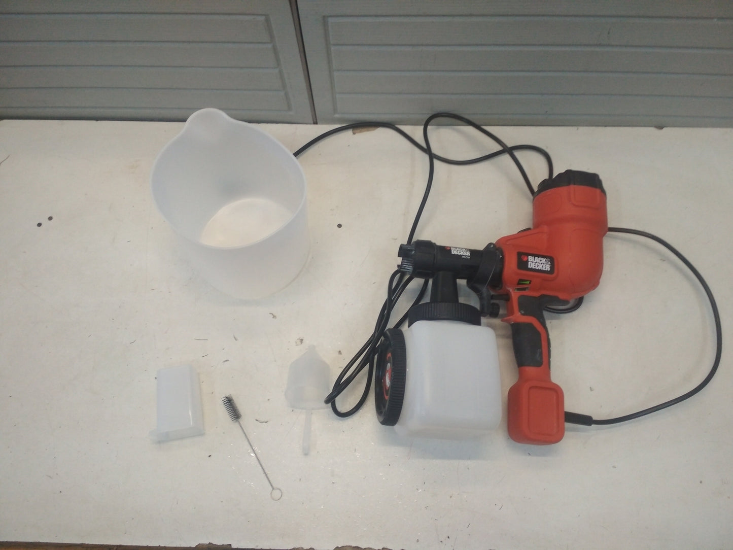 Black & Decker HVLP200 Niederdruck Spritzpistole 400 W, V04073