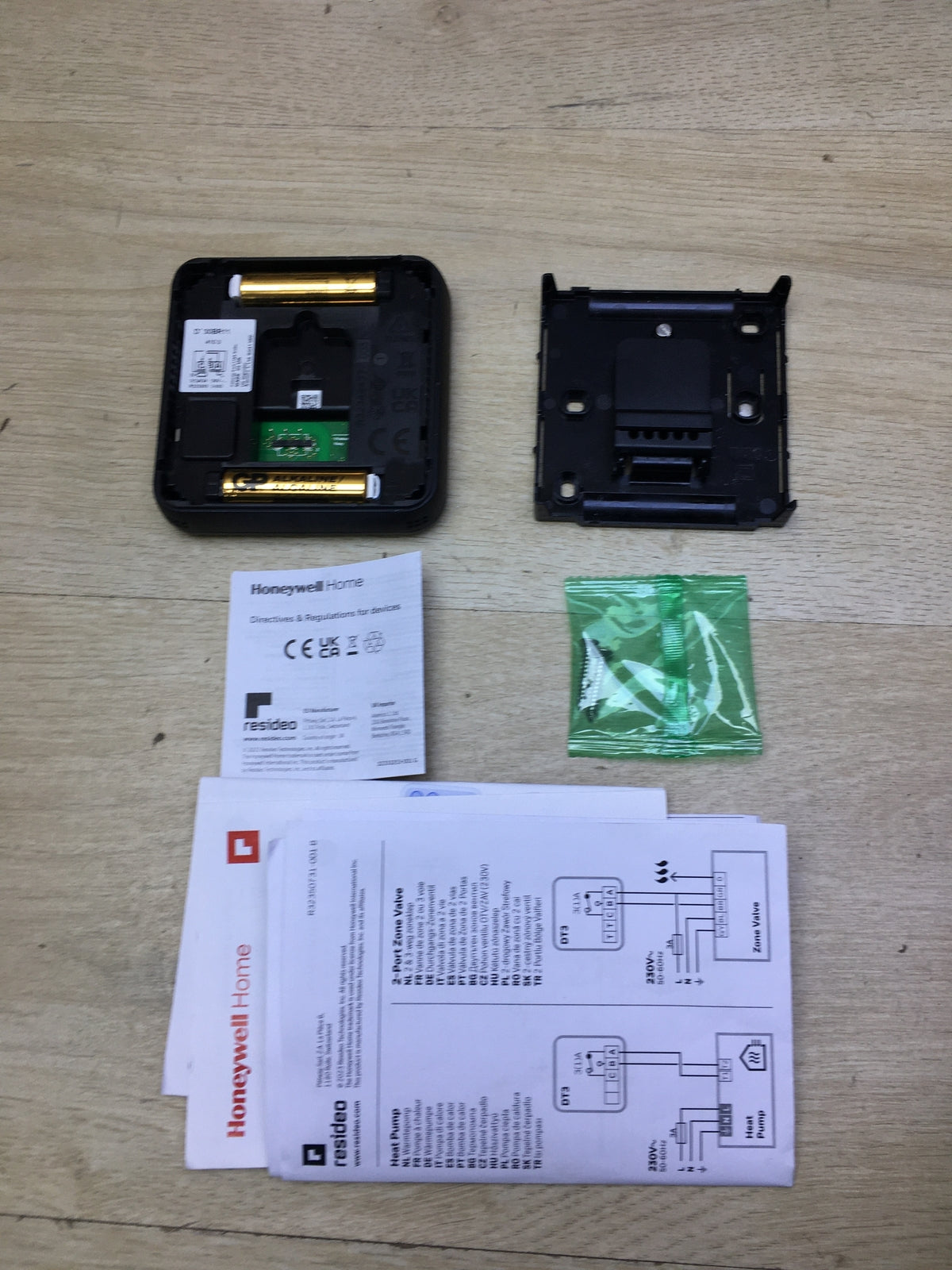 Honeywell Home DT3 Raumthermostat, schwarz, I31481