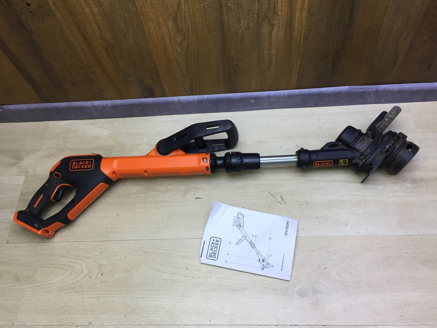 Black&Decker STC1820 Akku-Rasentrimmer solo, I31746