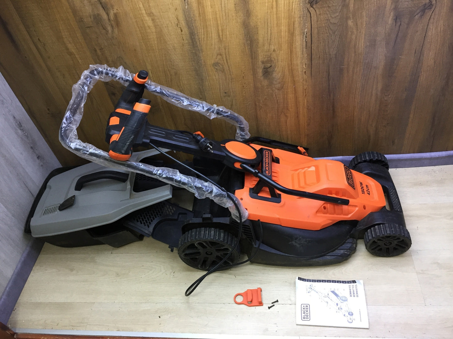 Black&Decker BEMW481ES Elektro-Rasenmäher 1800W Arbeitsbreite 42cm, I32319