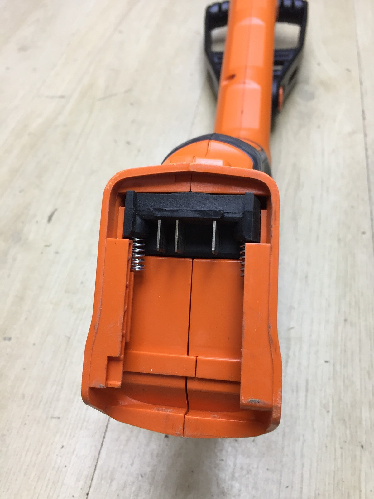Black&Decker STC1820P Akku-Rasentrimmer solo, I34131