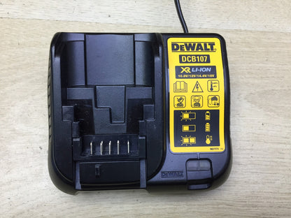 Dewalt Kreuzlinienlaser DCE089G ohne Akku, mit Ladegerät, I33955