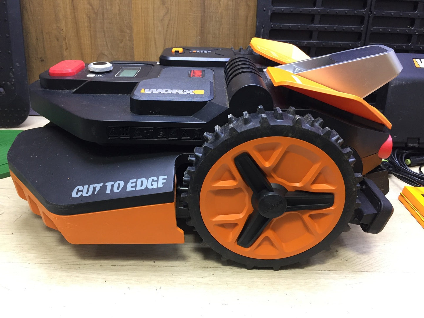 WORX Landroid Vision L1300 Mähroboter WR213E.1 für Gärten bis 1300m², I33293