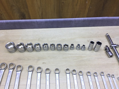 BGS 3306 Metall-Werkzeugkoffer inkl. Werkzeug-Sortiment 40-tlg. I24173