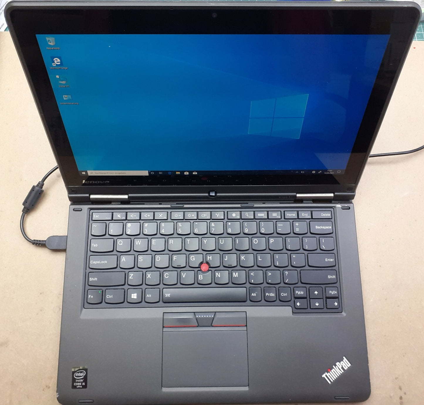 Lenovo ThinkPad Yoga 12 1920x1080 FHD IPS Touch i5 5300U 4GB RAM 256GB SSD Win10