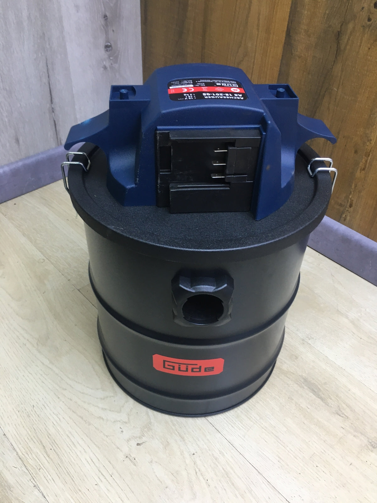 Güde 58580 Akku-Aschesauger AS 18-201-05, 18V, ohne Akku, mit Ladegerät, I30731