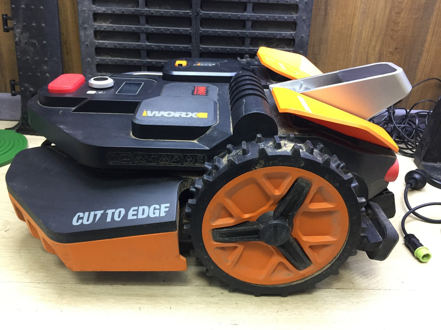 WORX Landroid Vision L1300 Mähroboter WR213E.1 für Gärten bis 1300m² I33552