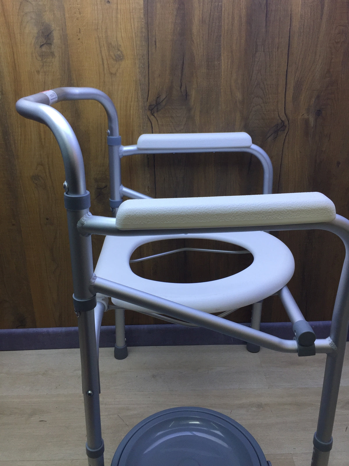 Gima 27759 höhenverstellbarer Toilettenstuhl mit Armlehnen, I30977