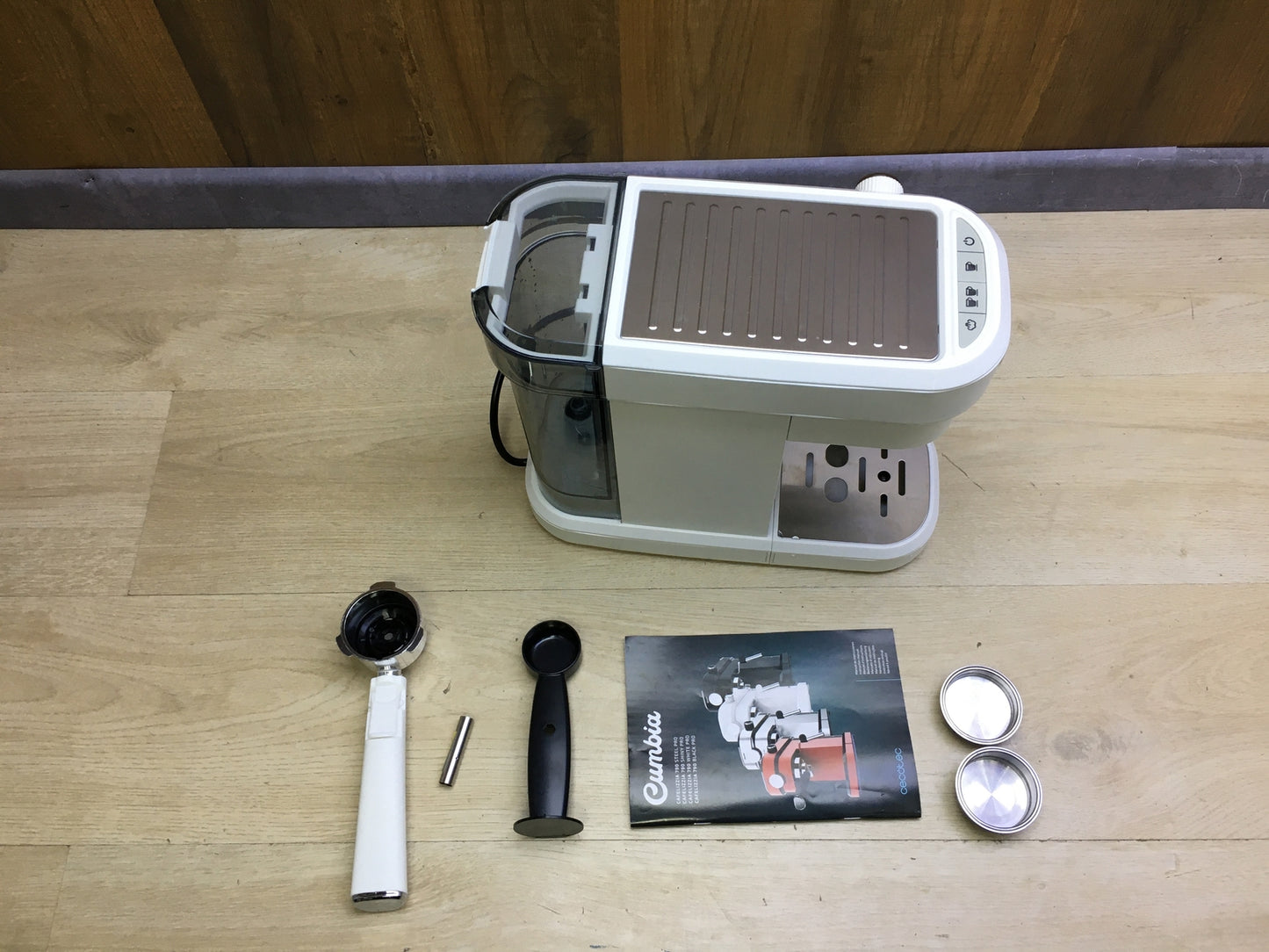 Cecotec 01652 Espressomaschine Cumbia Cafelizzia 790 White Pro, 1350W, I31180