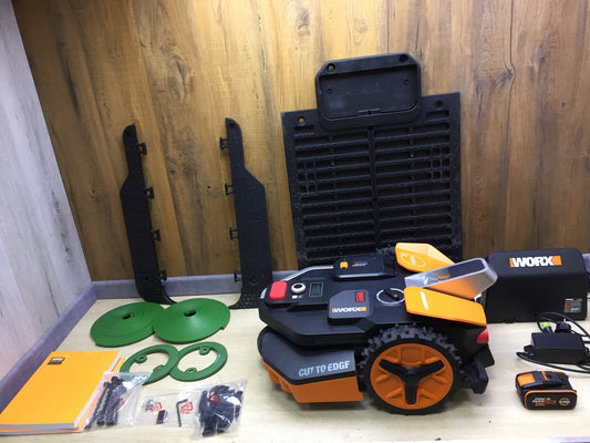 WORX Landroid Vision M800 robotic lawnmower WR208E.1 for gardens up to 800m², I33309