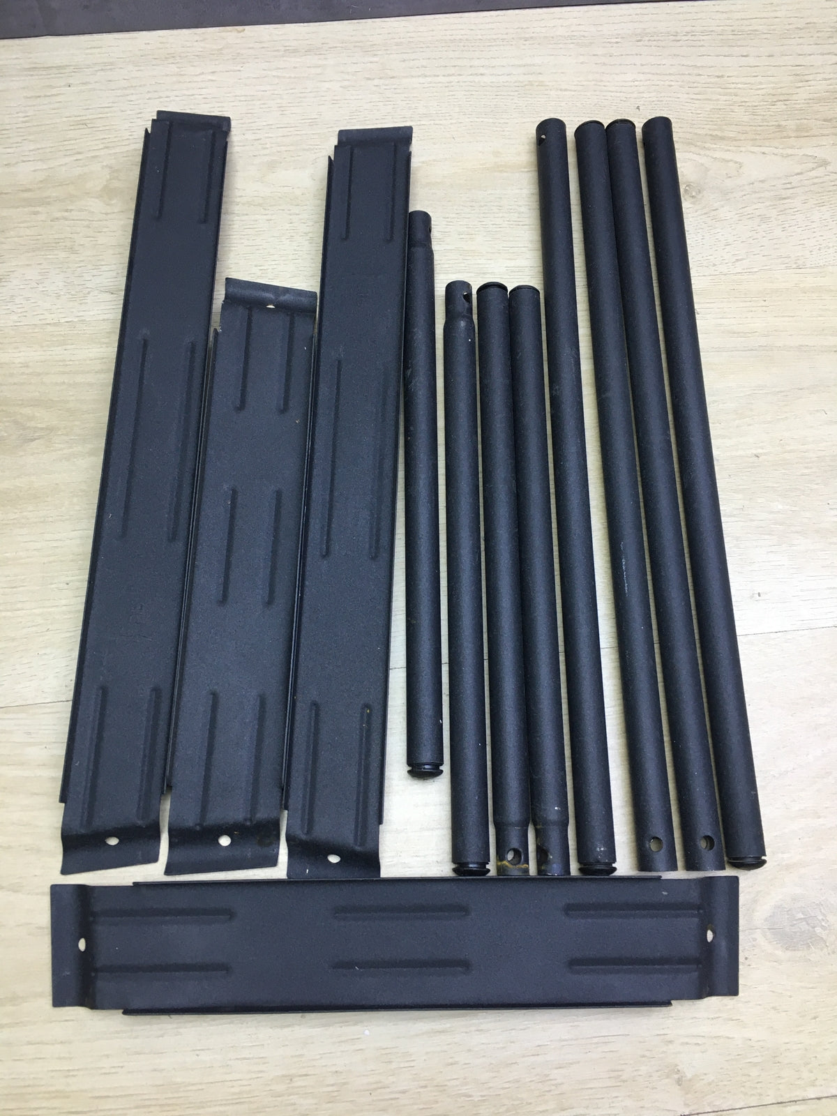 Korona 46221 Elektrischer Standgrill mit XXL-Grillrost, 2200 W, I29655