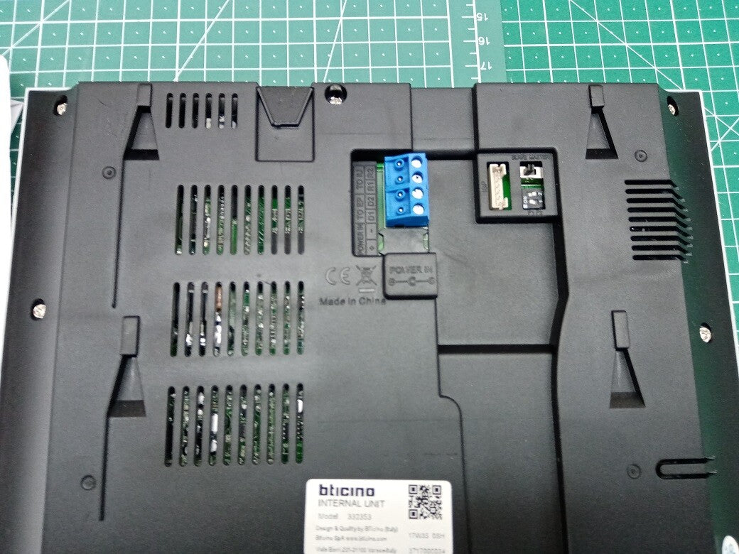 Bticino 317013 Video-Türsprechanlage Spiegel-Design, V04507