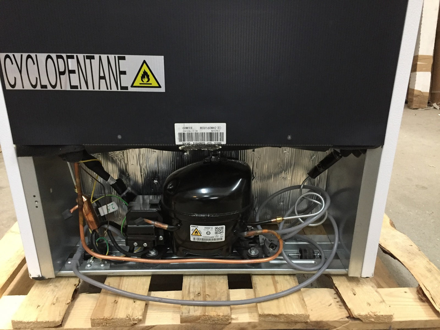 Comfee RCU160WH2(E) Gefrierschrank Gefriergerät freistehend 160 L 142 cm Weiß