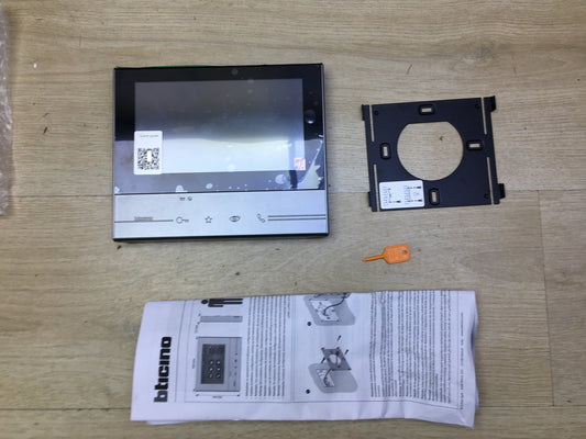 Bticino 344613 video indoor unit, 7" touchscreen monitor, I31450