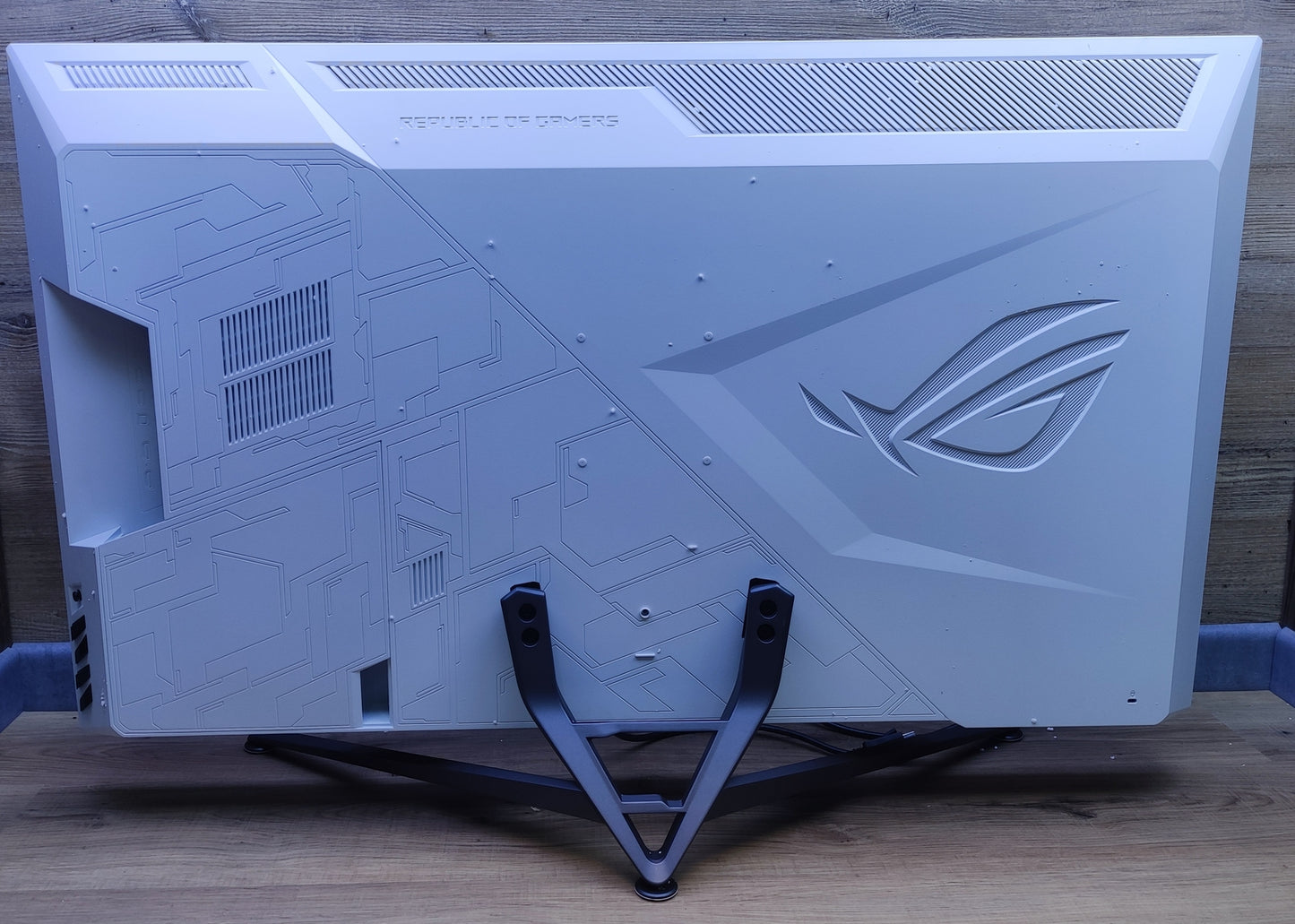 ASUS ROG Strix XG43UQ Gaming 4K Monitor 43" UHD 3840x2160 HDR AMD FreeSync 144Hz 