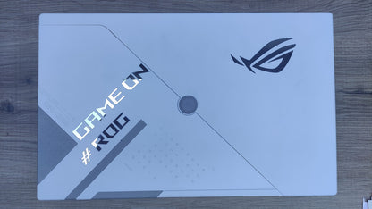 ASUS ROG Strix XG16AHPE-W tragbarer Gaming Monitor 15.6" FHD USB-C NVIDIA G-Sync
