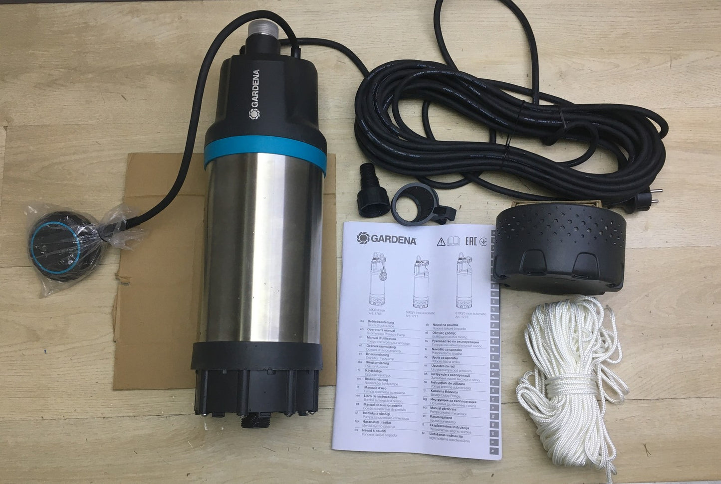 Gardena Tauch-Druckpumpe 5900/4 inox (1768-20), 5900 l/h Fördermenge, I34312